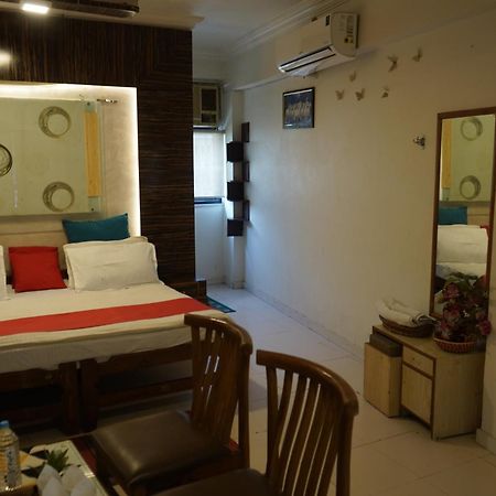 Hotel Krishna Ahmadabad Zewnętrze zdjęcie