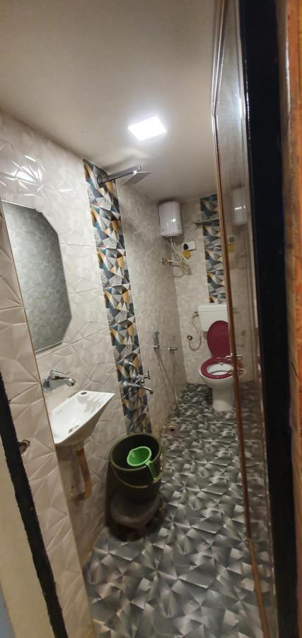 Hotel Krishna Ahmadabad Zewnętrze zdjęcie