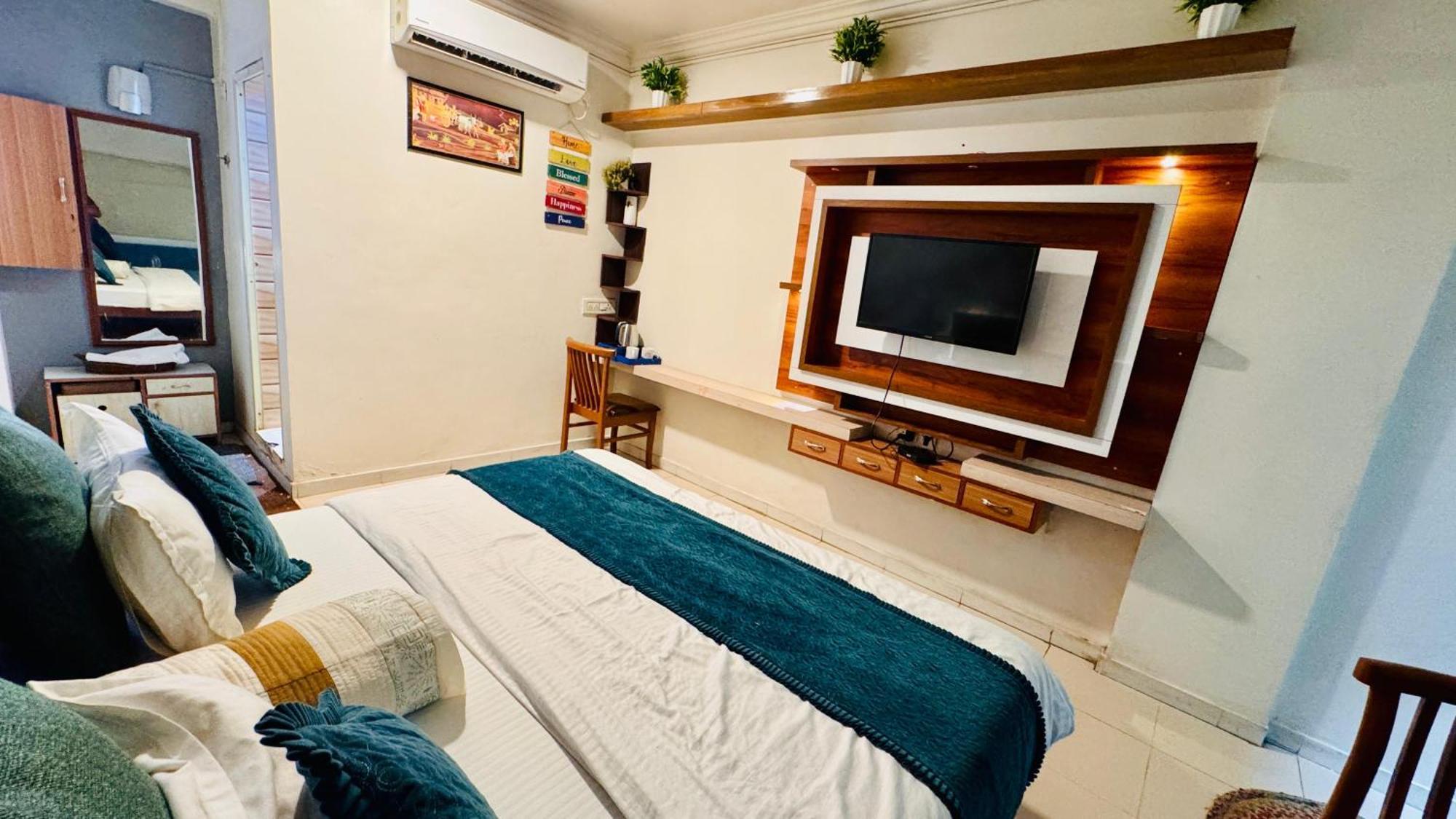 Hotel Krishna Ahmadabad Zewnętrze zdjęcie